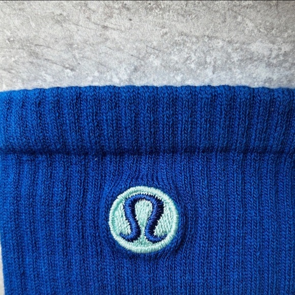 Lululemon Unisex Crew Socks Blue Large - Picture 3 of 5